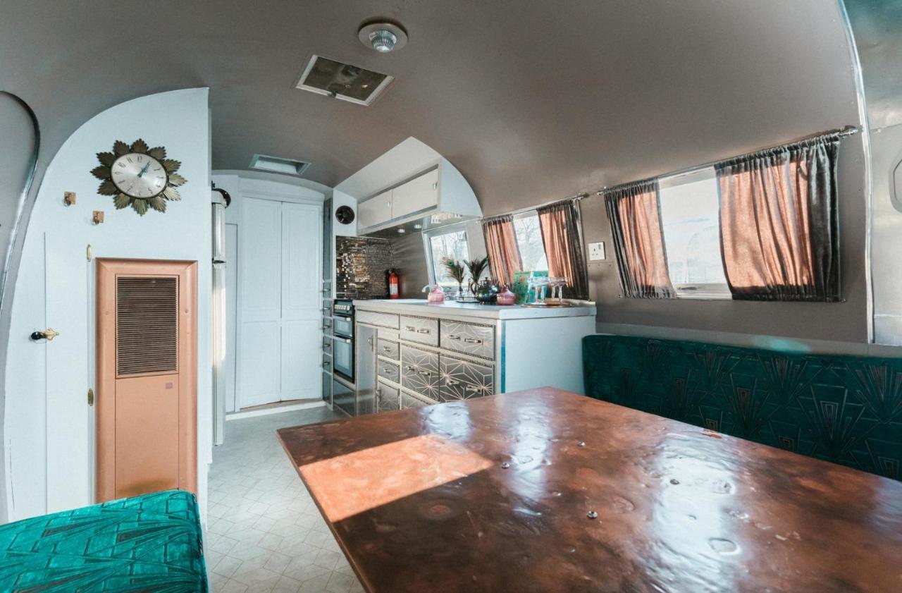 Silver Airstream Glamping & Rental Chichester Extérieur photo