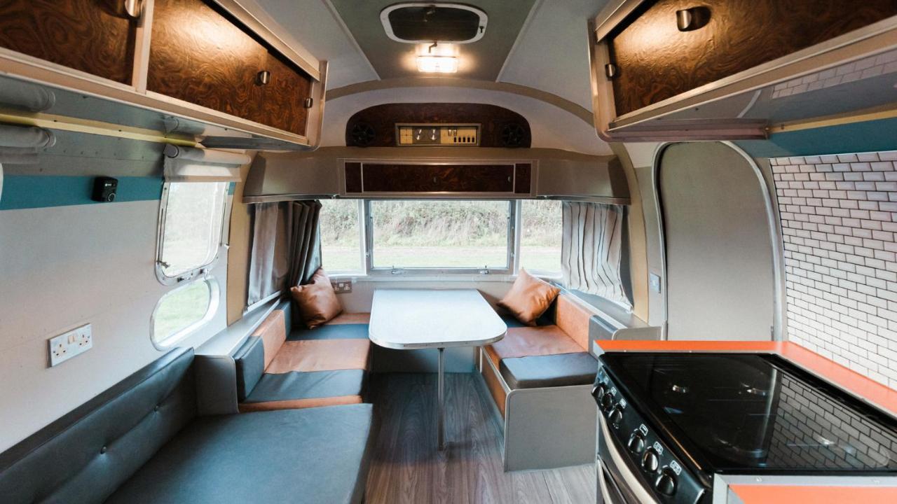 Silver Airstream Glamping & Rental Chichester Extérieur photo