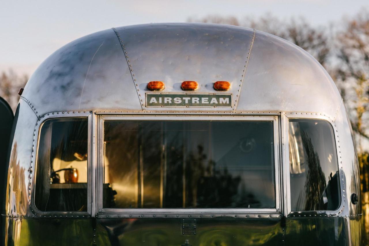 Silver Airstream Glamping & Rental Chichester Extérieur photo