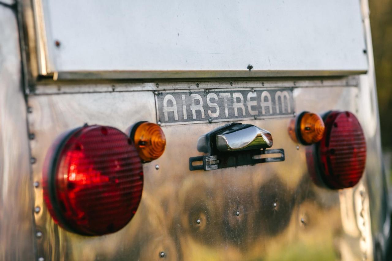 Silver Airstream Glamping & Rental Chichester Extérieur photo