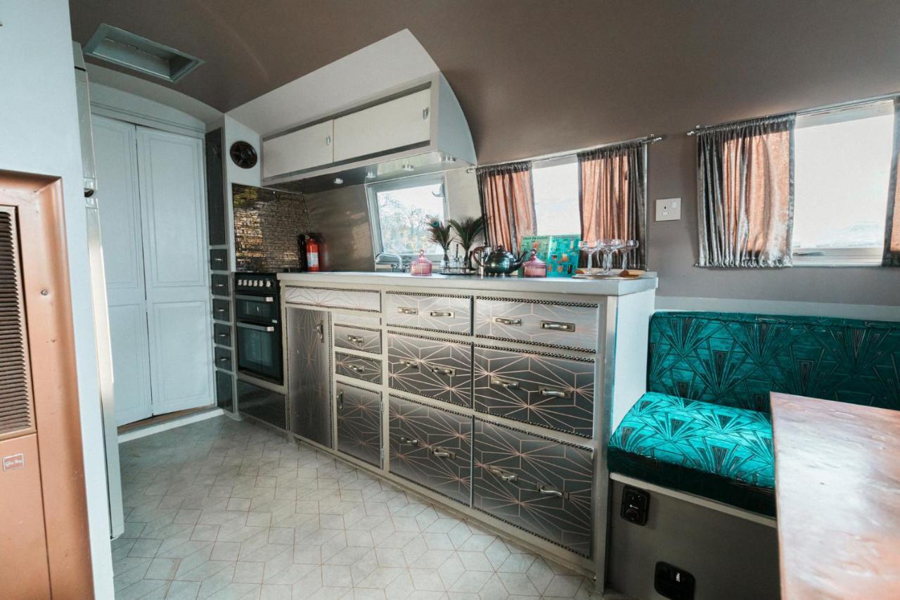 Silver Airstream Glamping & Rental Chichester Extérieur photo