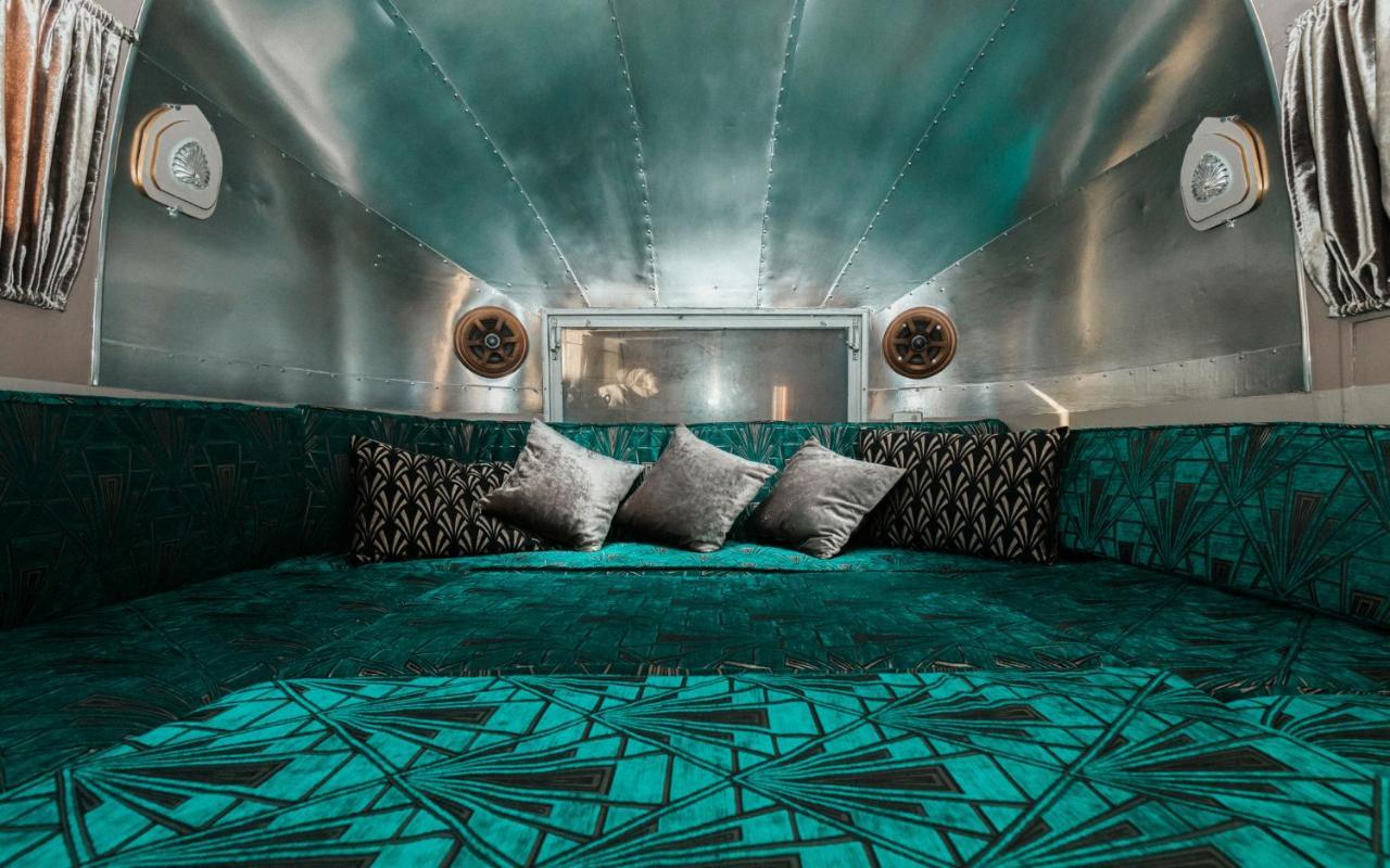 Silver Airstream Glamping & Rental Chichester Extérieur photo