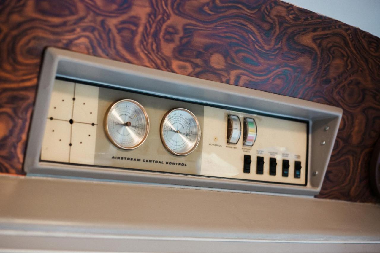 Silver Airstream Glamping & Rental Chichester Extérieur photo