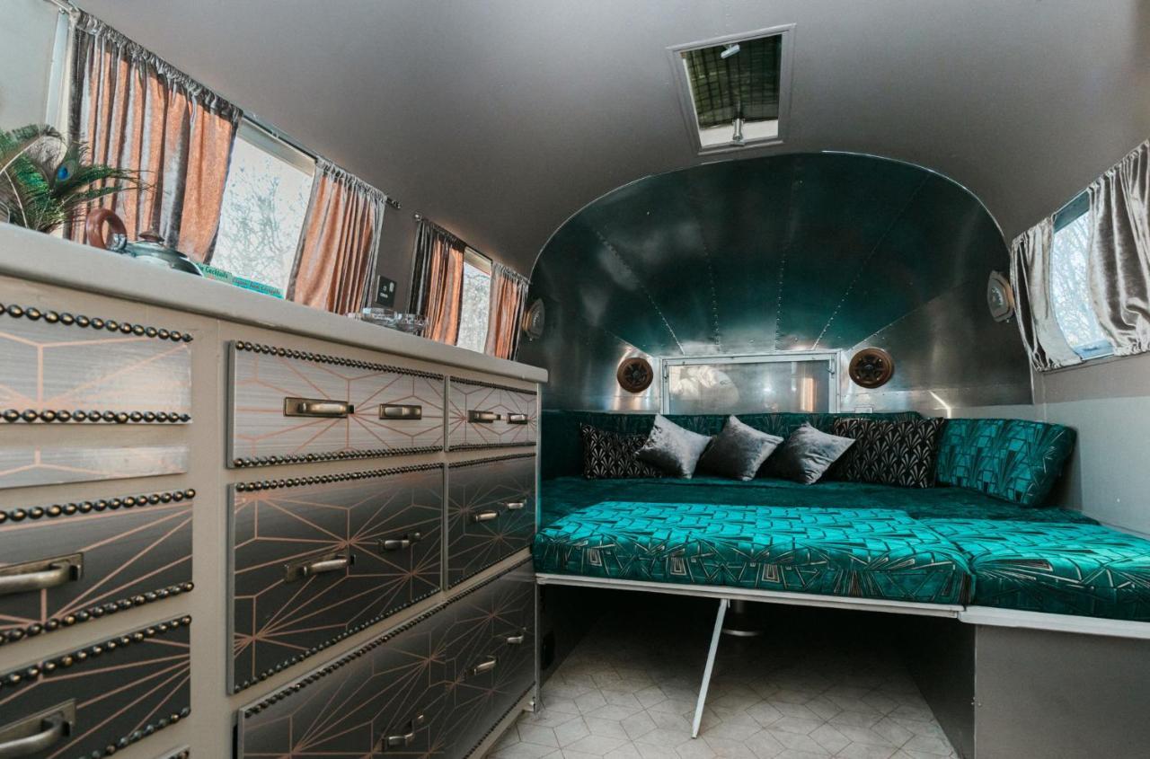 Silver Airstream Glamping & Rental Chichester Extérieur photo
