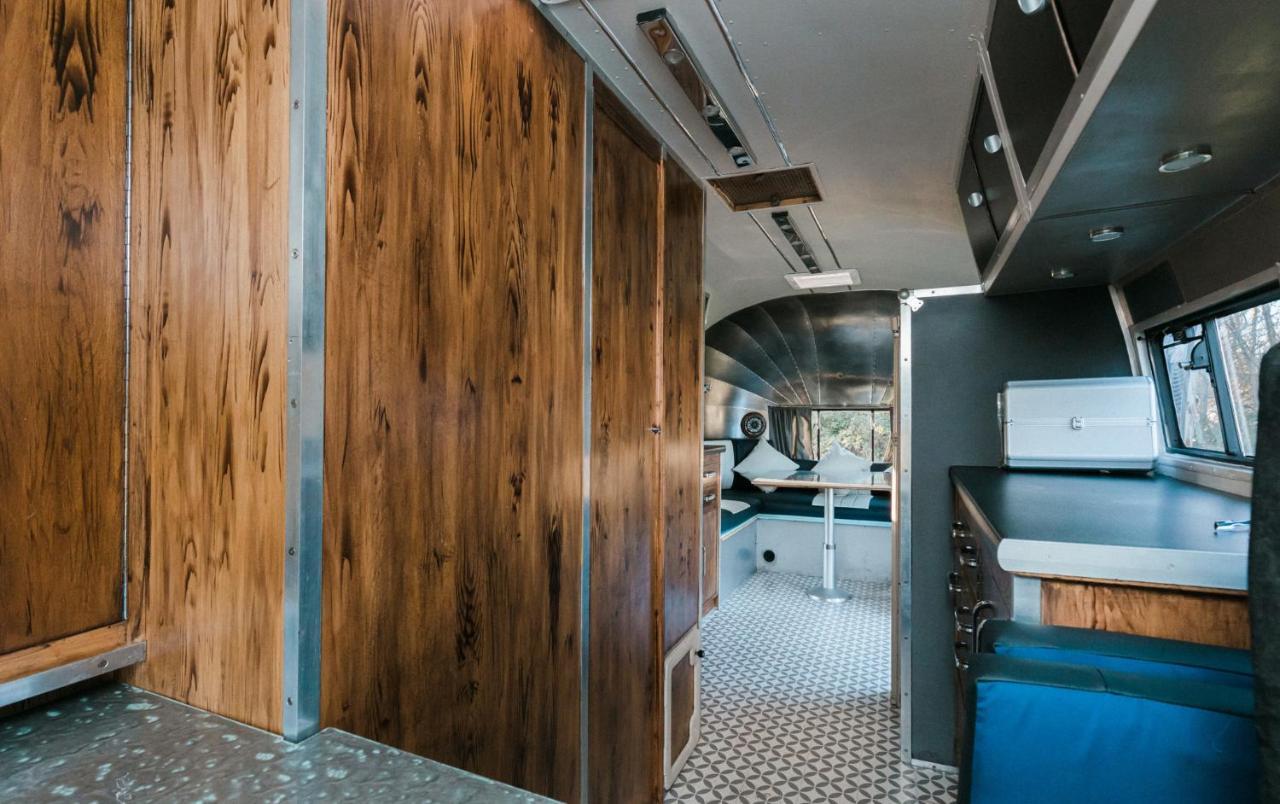Silver Airstream Glamping & Rental Chichester Extérieur photo