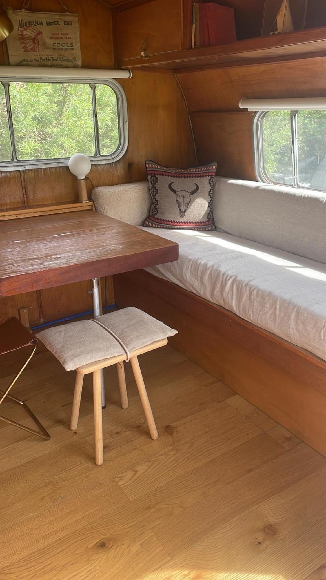 Silver Airstream Glamping & Rental Chichester Extérieur photo