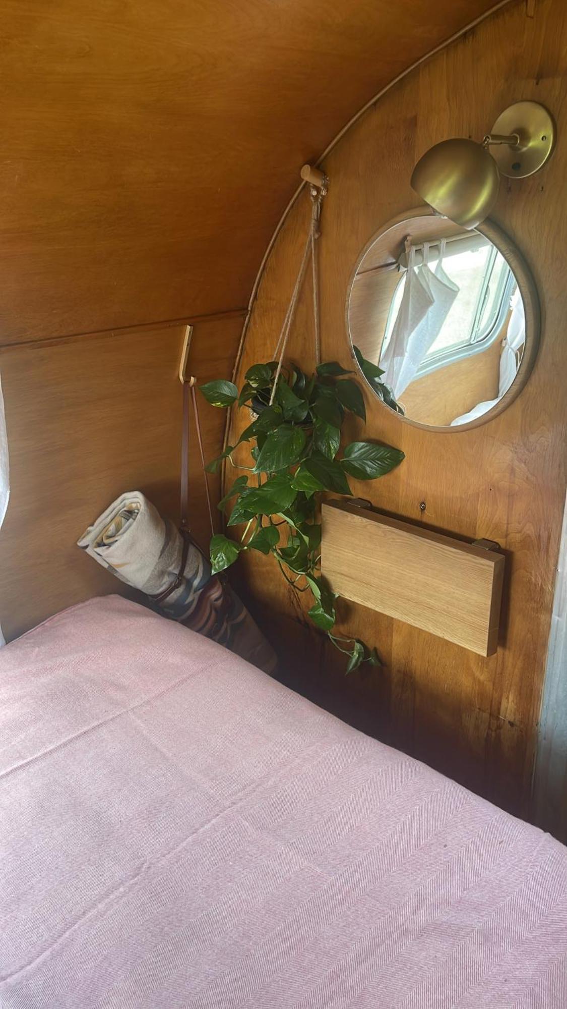 Silver Airstream Glamping & Rental Chichester Extérieur photo