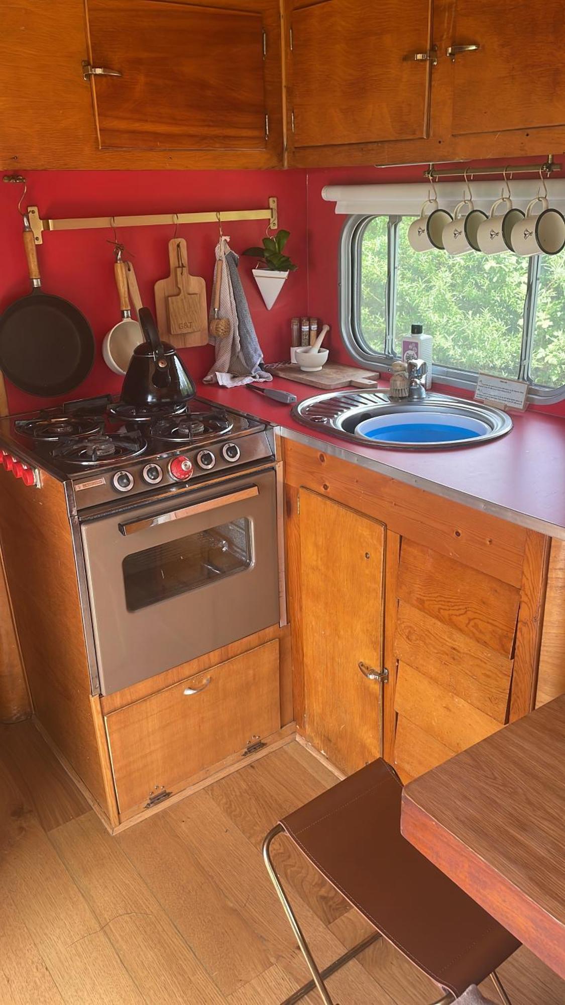 Silver Airstream Glamping & Rental Chichester Extérieur photo